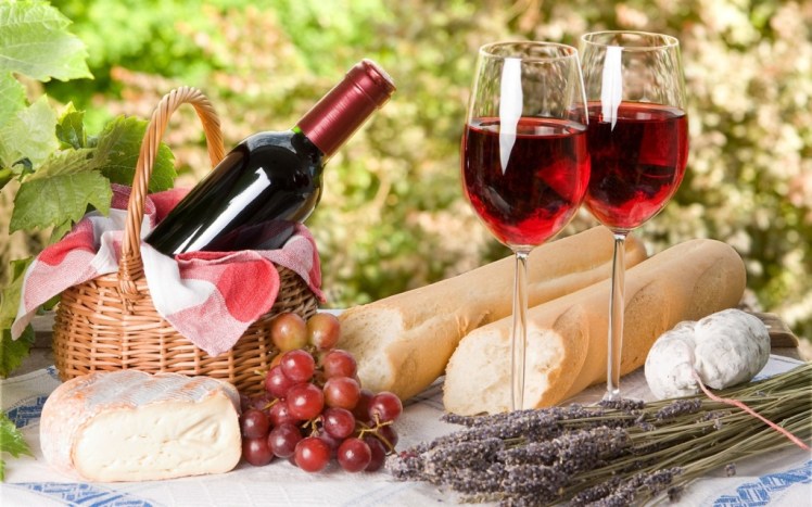 Picnic-Wine-Photo