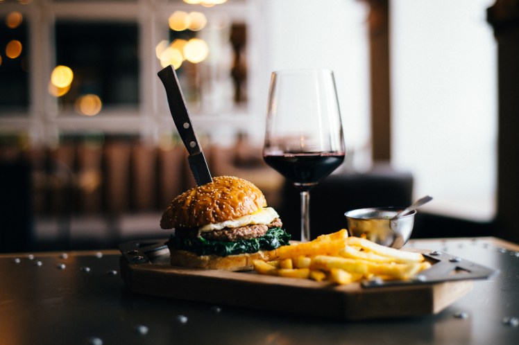 burger-and-wine